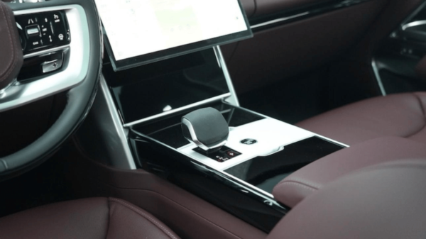 Range Rover 2025 Vogue HSE – Image 6