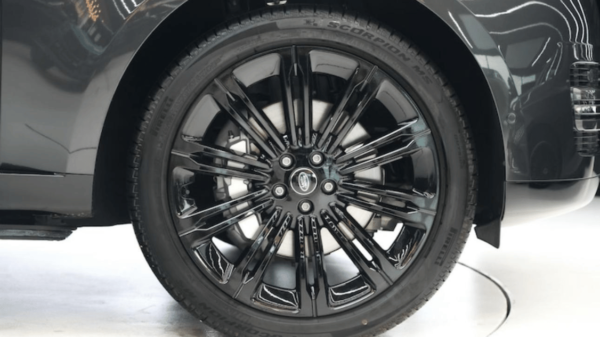 Range Rover 2025 Vogue HSE – Image 9