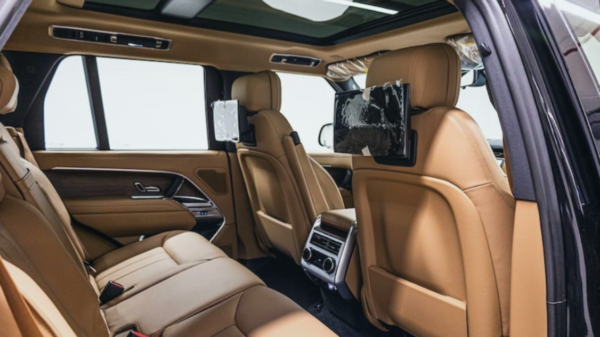 Range Rover  2025. Trim HSE. Prix: 219 178$ – Image 7
