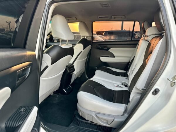 Toyota Highlander Hybrid TRD XSE – Image 9